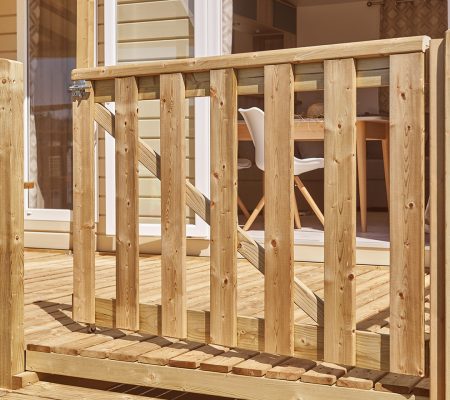 portillon-bois-un-battant-fermeture-sur-roulette-option-terrasse-bois-clairval